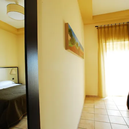 Apart-hotel Cala Saracena 4*