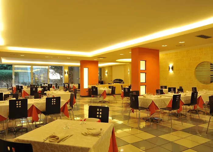 Cala Saracena 公寓式酒店 4*