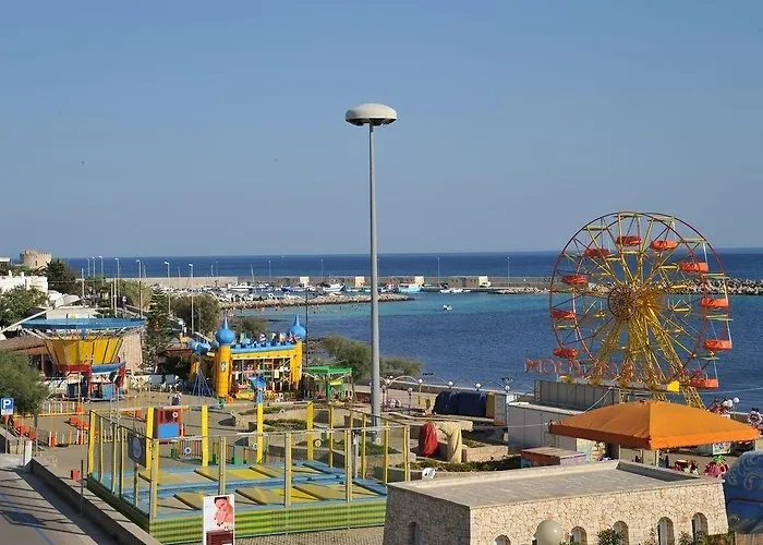 Cala Saracena 公寓式酒店 4*